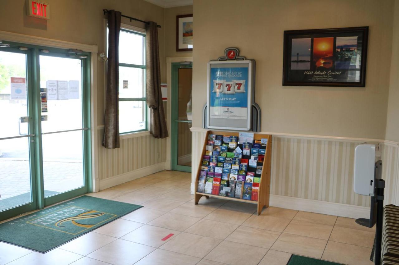 גאנאנוק Quality Inn & Suites 1000 Islands מראה חיצוני תמונה
