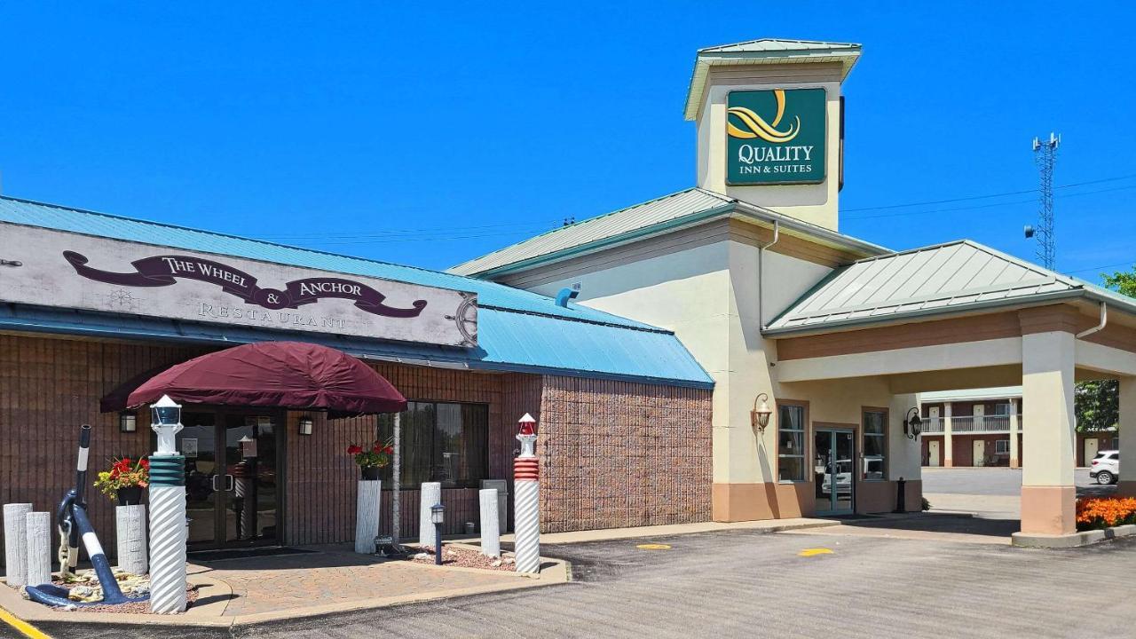 גאנאנוק Quality Inn & Suites 1000 Islands מראה חיצוני תמונה