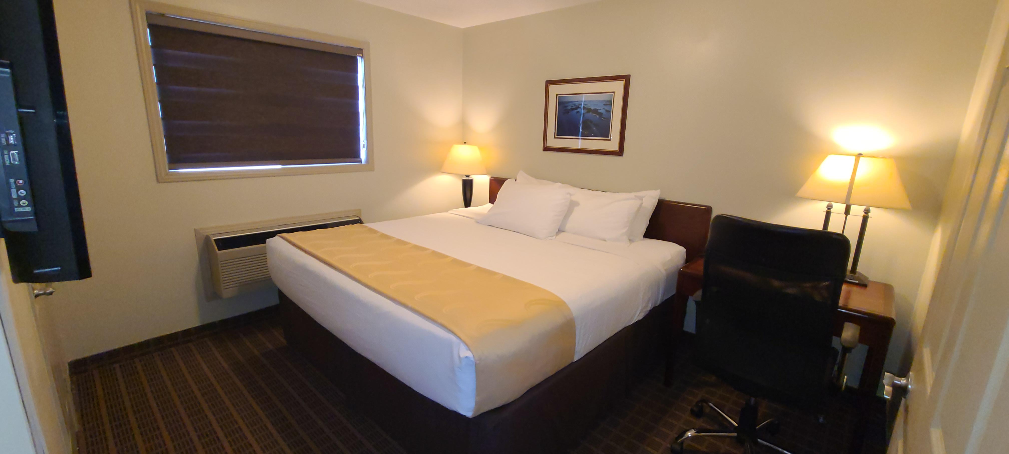 גאנאנוק Quality Inn & Suites 1000 Islands מראה חיצוני תמונה