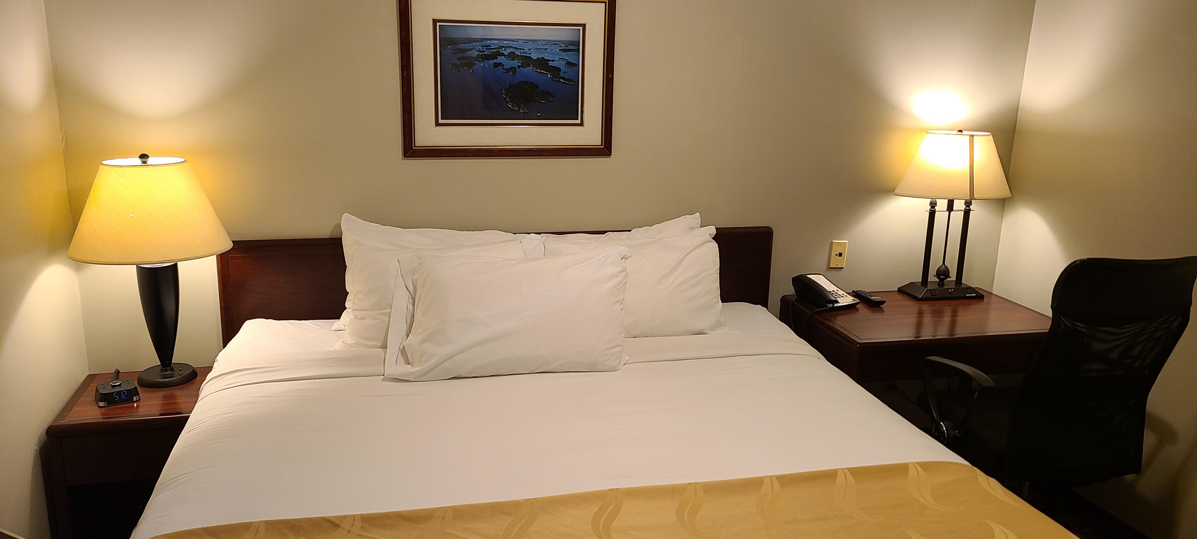 גאנאנוק Quality Inn & Suites 1000 Islands מראה חיצוני תמונה