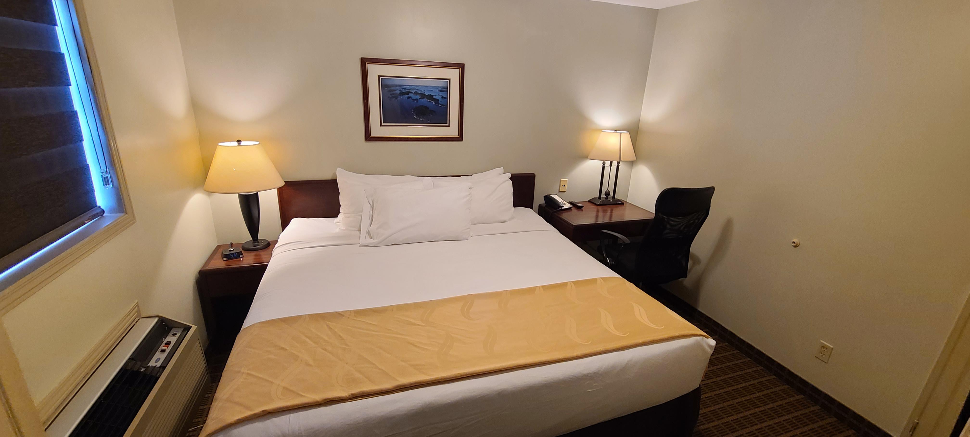 גאנאנוק Quality Inn & Suites 1000 Islands מראה חיצוני תמונה