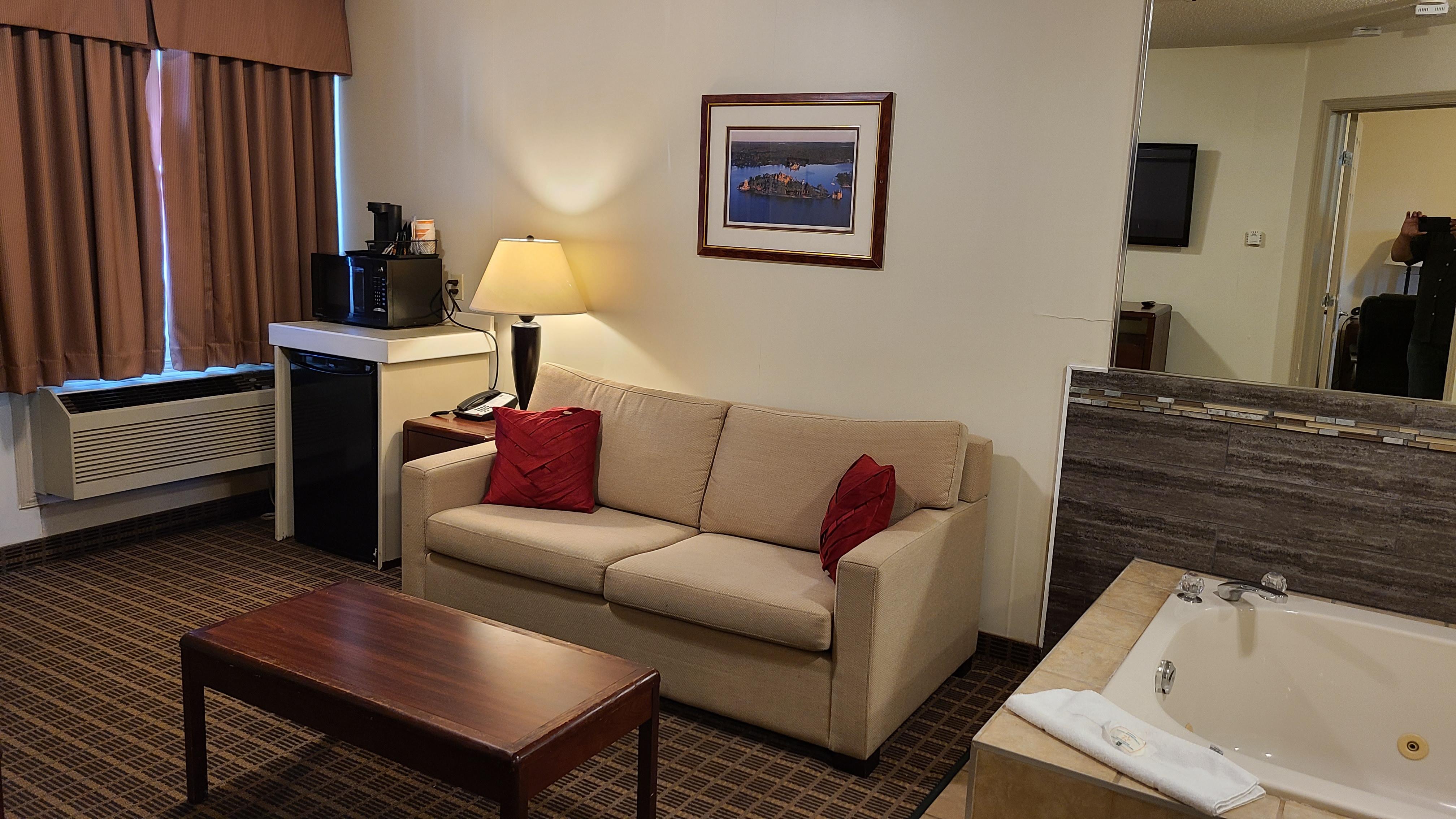 גאנאנוק Quality Inn & Suites 1000 Islands מראה חיצוני תמונה