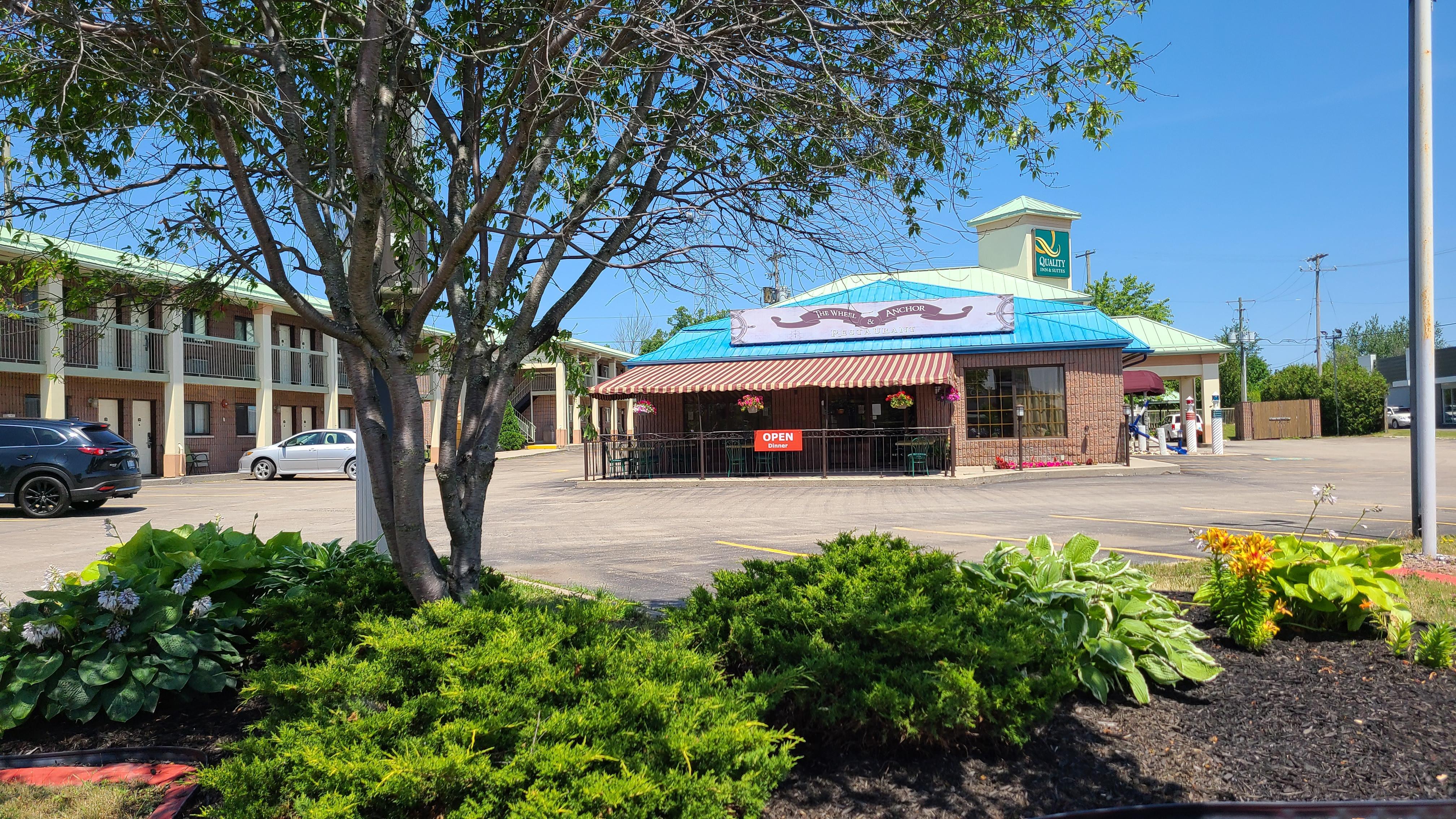 גאנאנוק Quality Inn & Suites 1000 Islands מראה חיצוני תמונה